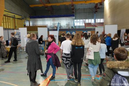 Karierna priložnost te čaka v Kamniku (32)